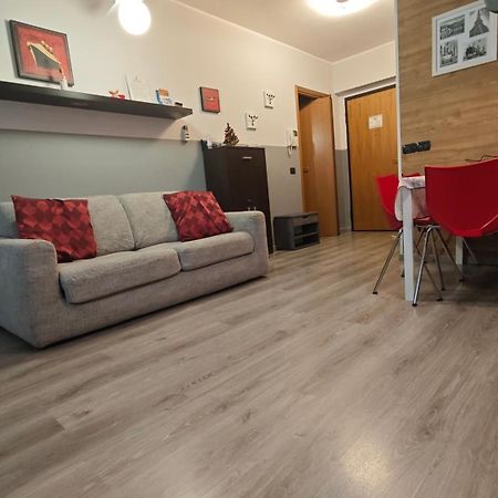 Appartamento Aleph With Private Parking, Next Train Station Комо Экстерьер фото