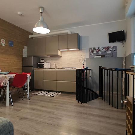 Appartamento Aleph With Private Parking, Next Train Station Комо Экстерьер фото