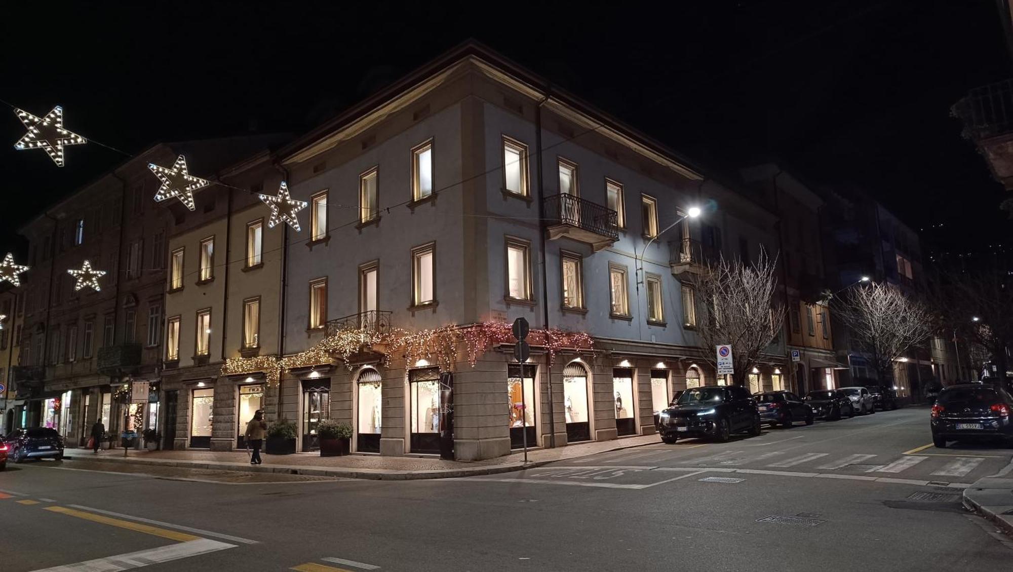 Appartamento Aleph With Private Parking, Next Train Station Комо Экстерьер фото