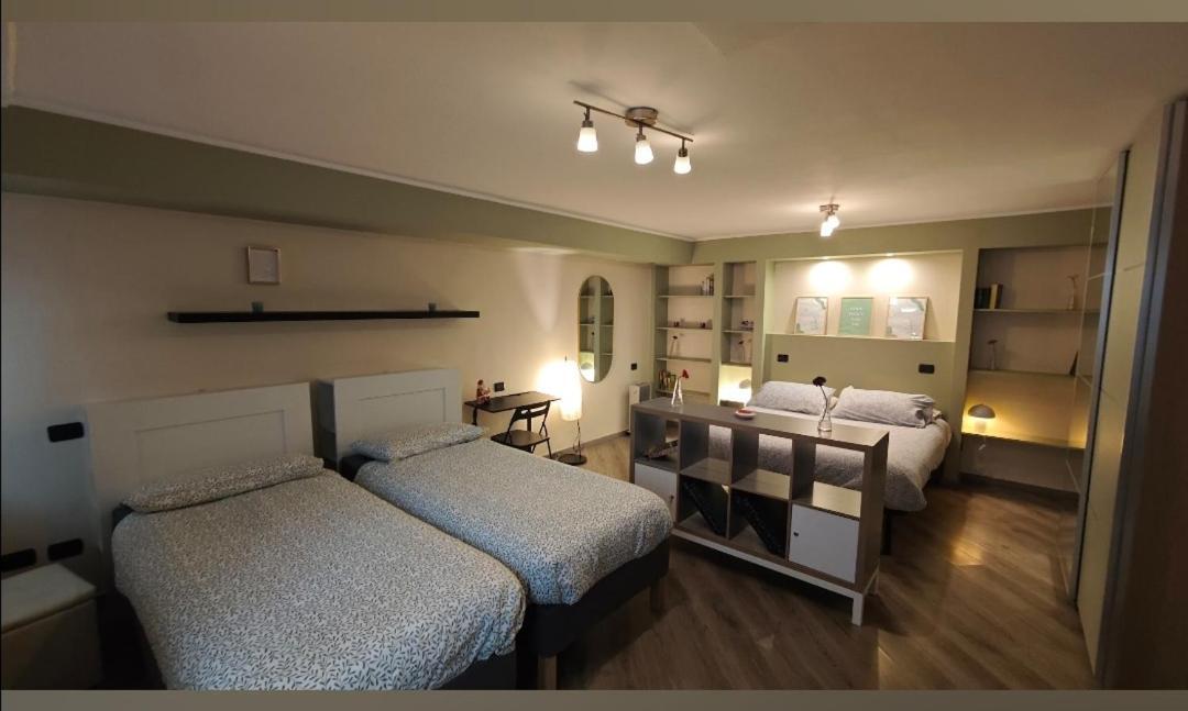 Appartamento Aleph With Private Parking, Next Train Station Комо Экстерьер фото