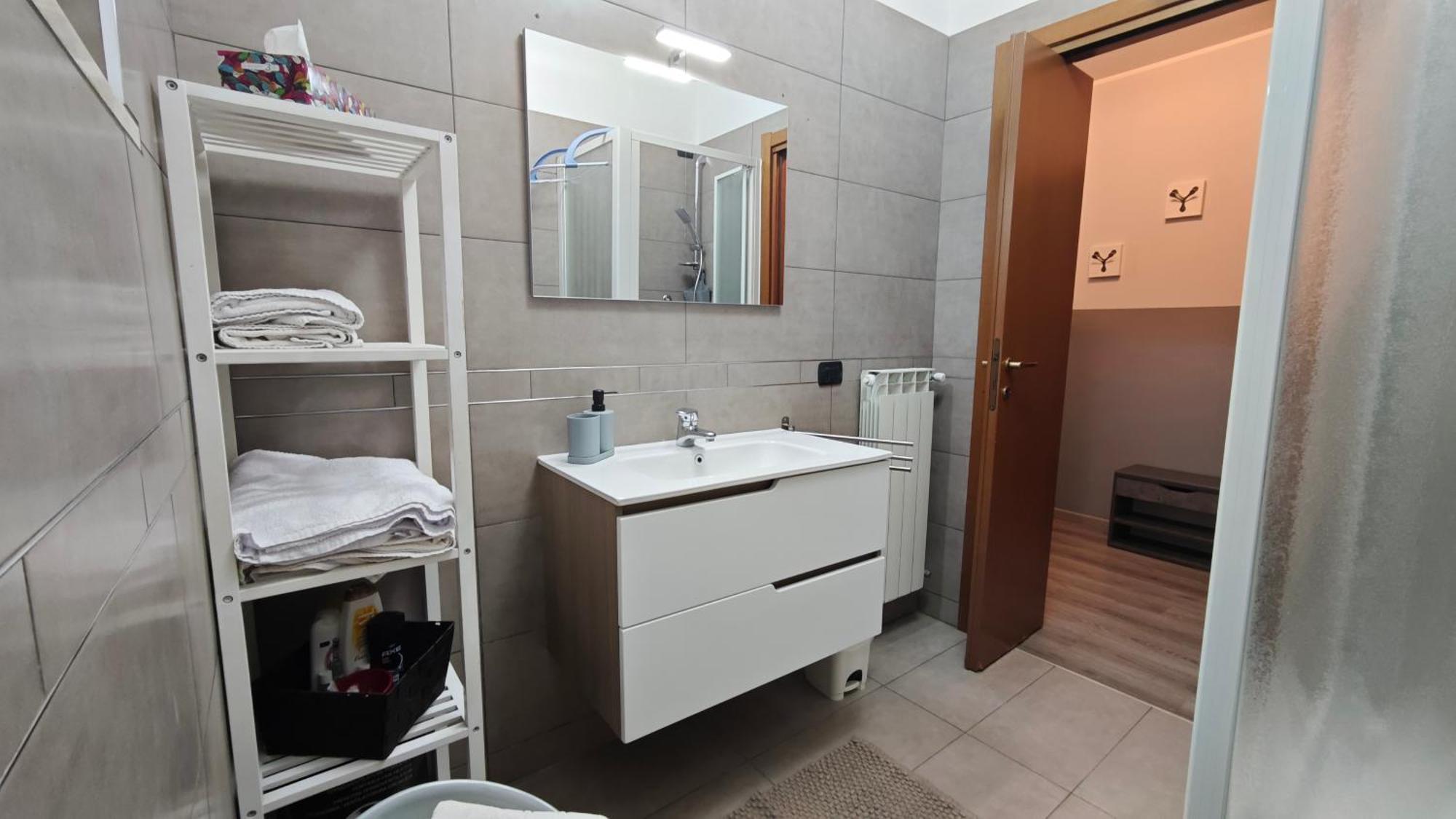Appartamento Aleph With Private Parking, Next Train Station Комо Экстерьер фото